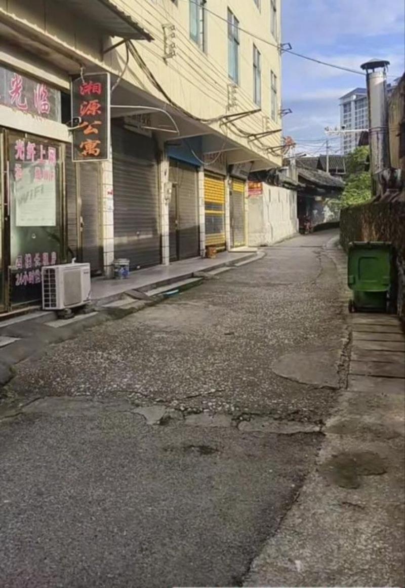 怀化 靖州汽车站隔壁巷子进去的